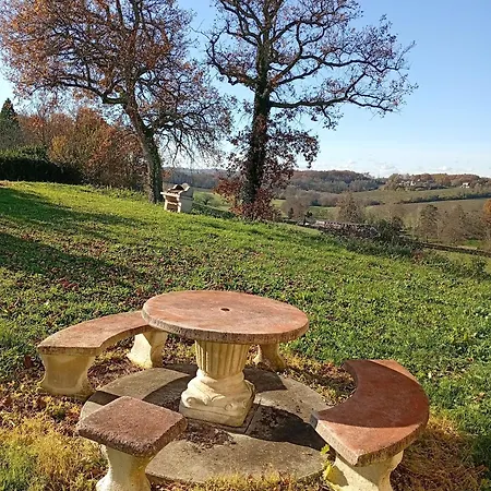 Holiday home Superbe Chateau Et Son De Chateau De L'estang A Emilion Saint-Genes-de-Castillon