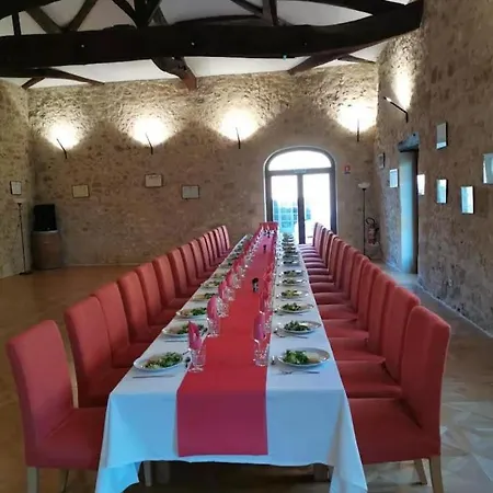 Holiday home Superbe Chateau Et Son De Chateau De L'estang A Emilion Saint-Genes-de-Castillon