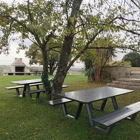 Superbe Chateau Et Son De Chateau De L'estang A Emilion *