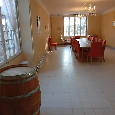 Holiday home Superbe Chateau Et Son De Chateau De L'estang A Emilion *