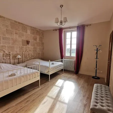 Holiday home Superbe Chateau Et Son De Chateau De L'estang A Emilion Saint-Genes-de-Castillon