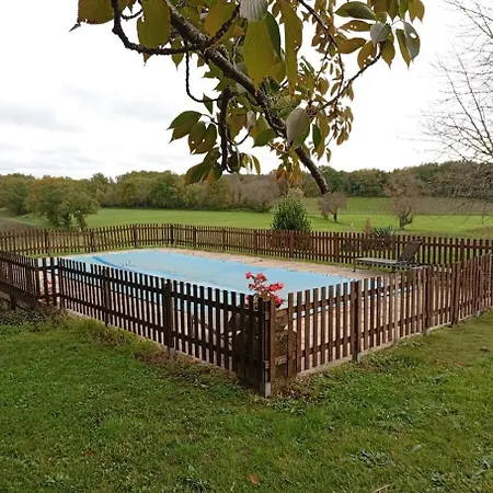 Superbe Chateau Et Son De Chateau De L'estang A Emilion Feriehus